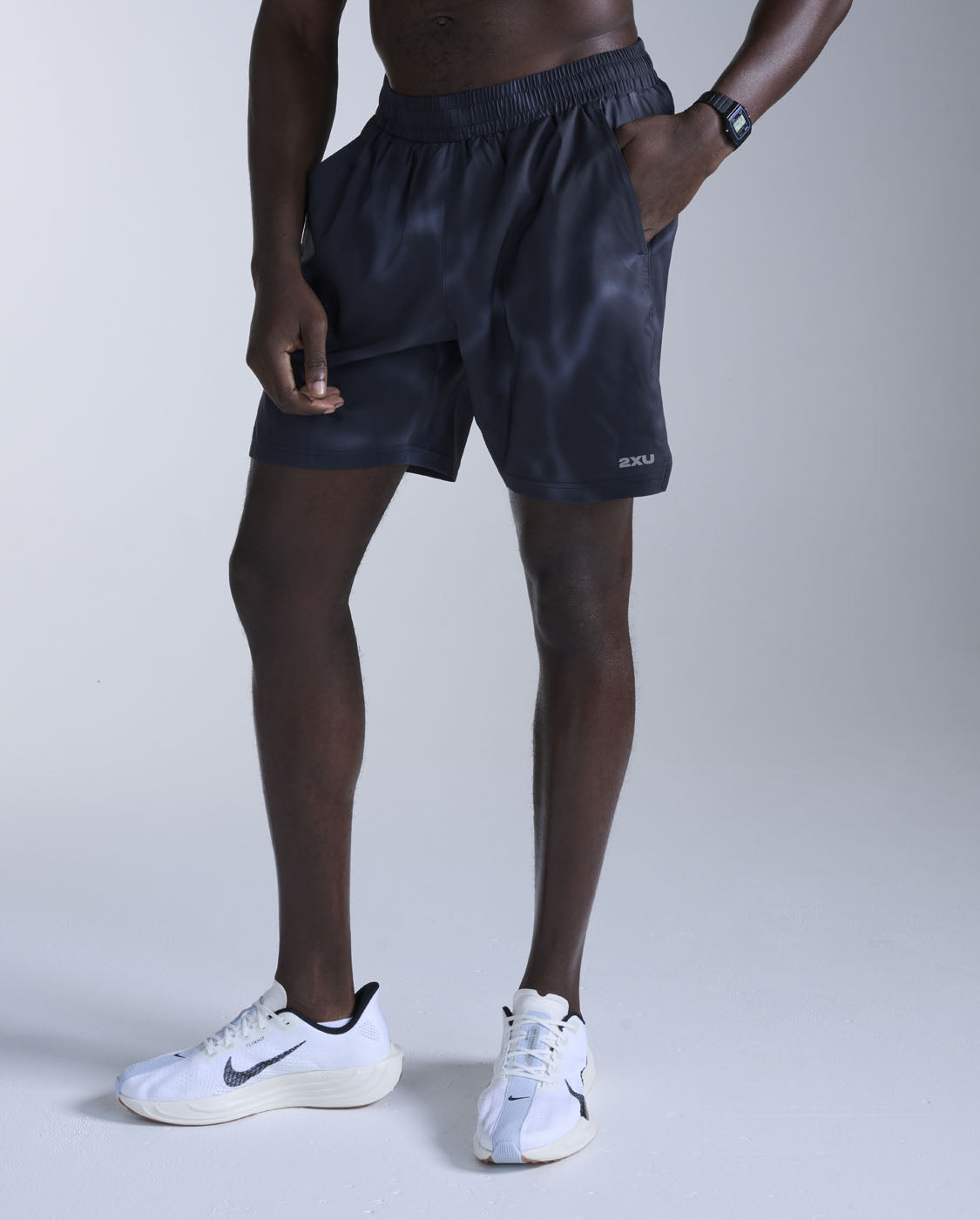 2xu-aero-7-inch-shorts-lined-pantaloncini-running-uomo-blu-navy image 1