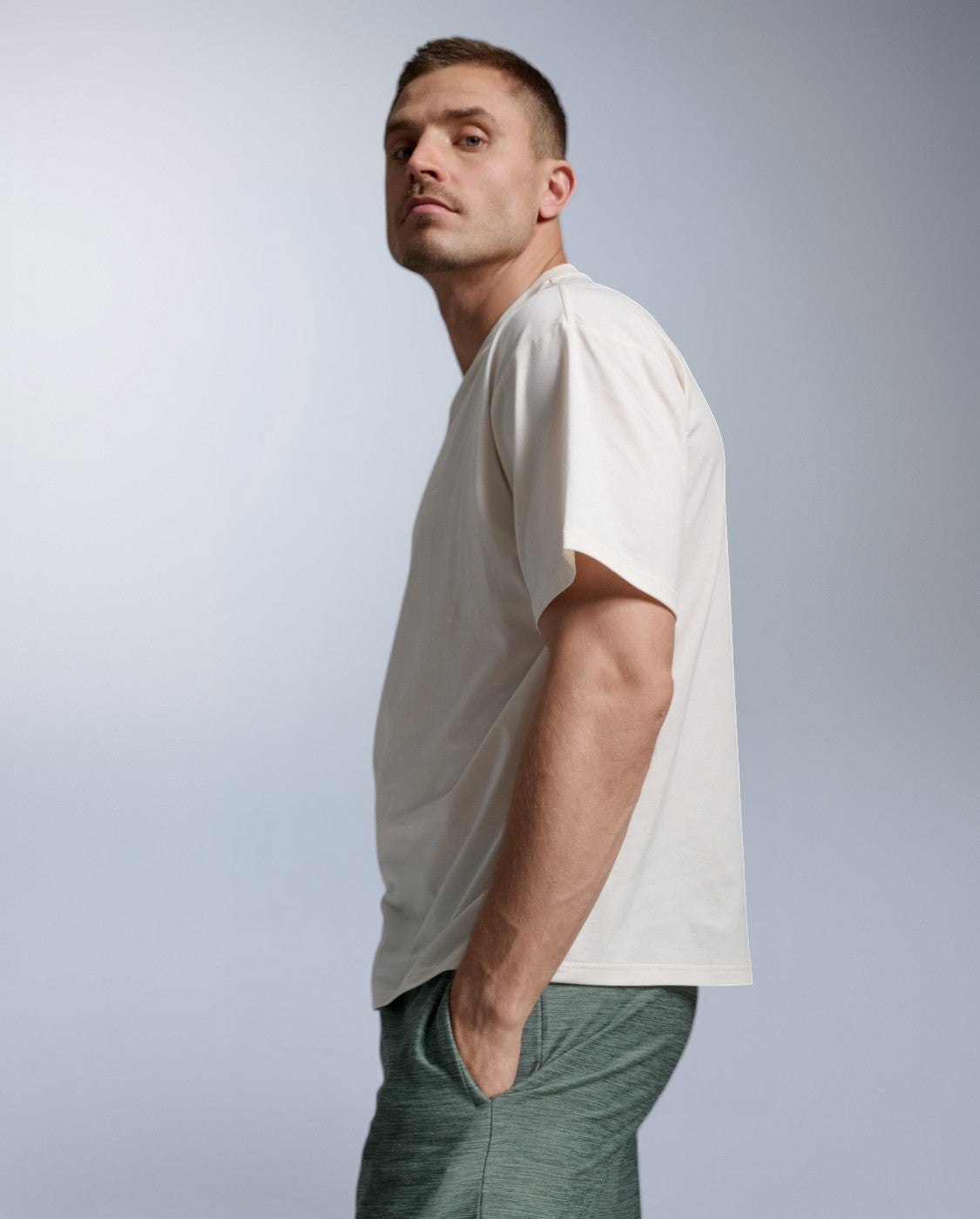 2xu-motion-oversized-tencel-tee-t-shirt-oversize image 2