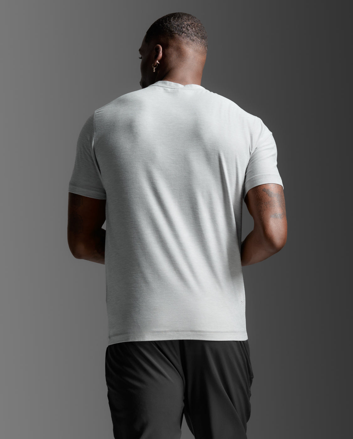 2xu-signature-tee-grigio-t-shirt-training-regular-fit image 2
