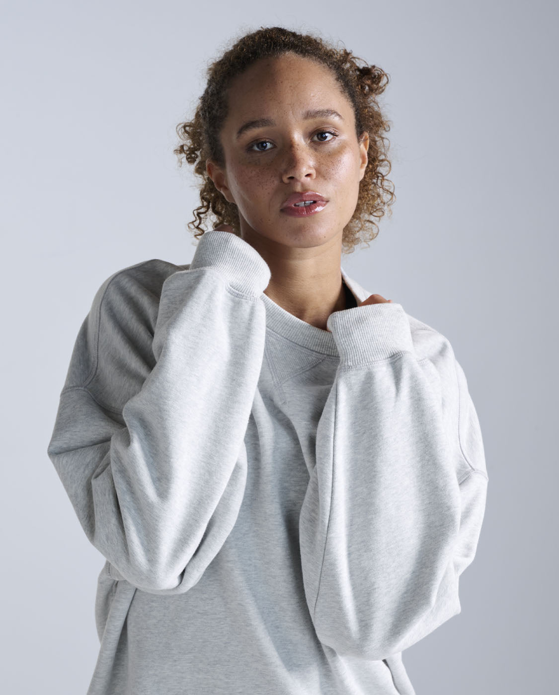2xu-ez-oversized-organic-cotton-crew-felpa-unisex-grigio image 3