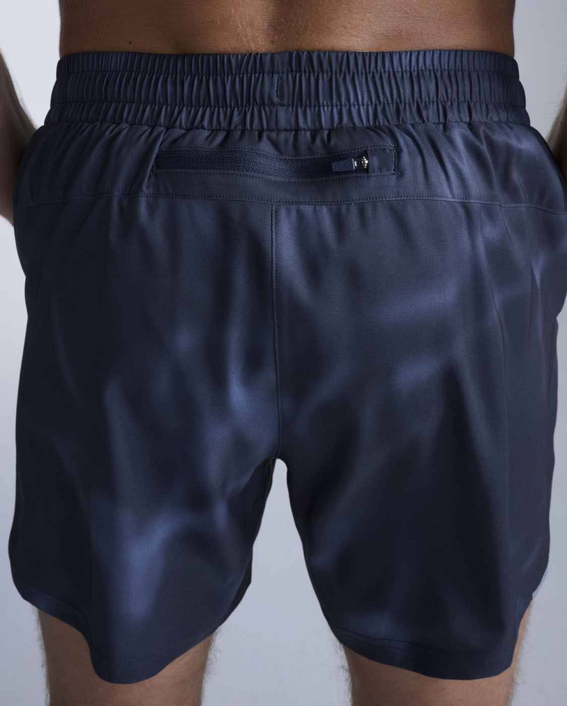 2xu-aero-5-inch-shorts-foderati-da-running-slim-blu-navy image 5