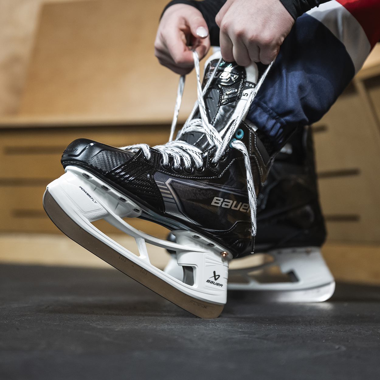 bauer-supreme-f40-pattino-hockey-senior image 5