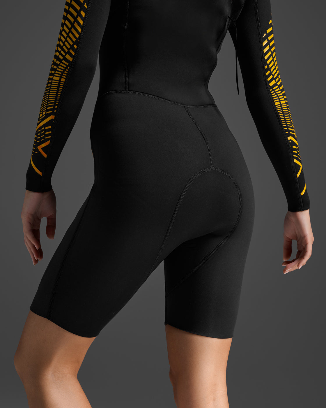 2xu-propel-swimrun-wetsuit-muta-nuoto-e-corsa-nero image 7