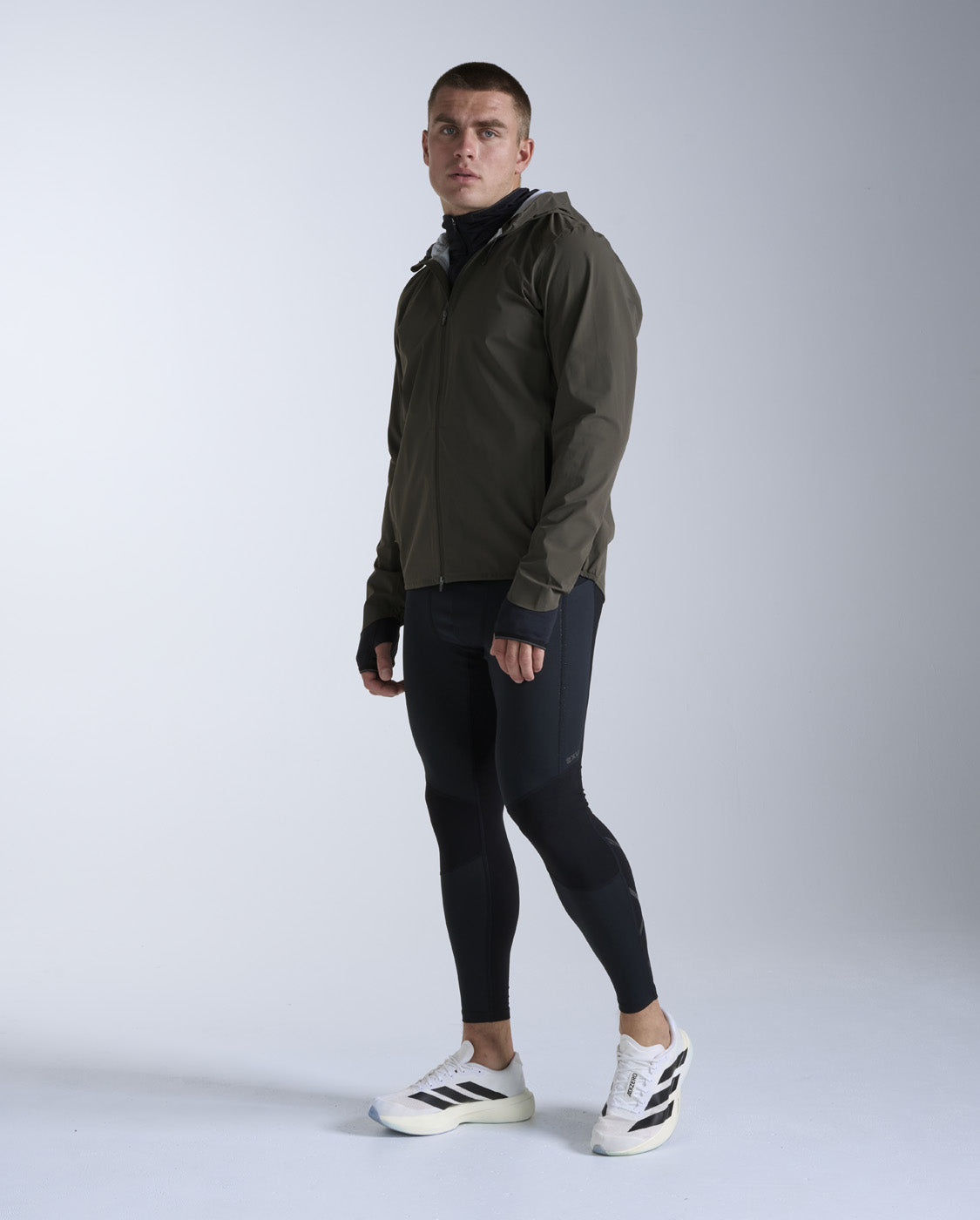 2xu-ignition-shield-waterproof-jacket-uomo-verde-slim image 5