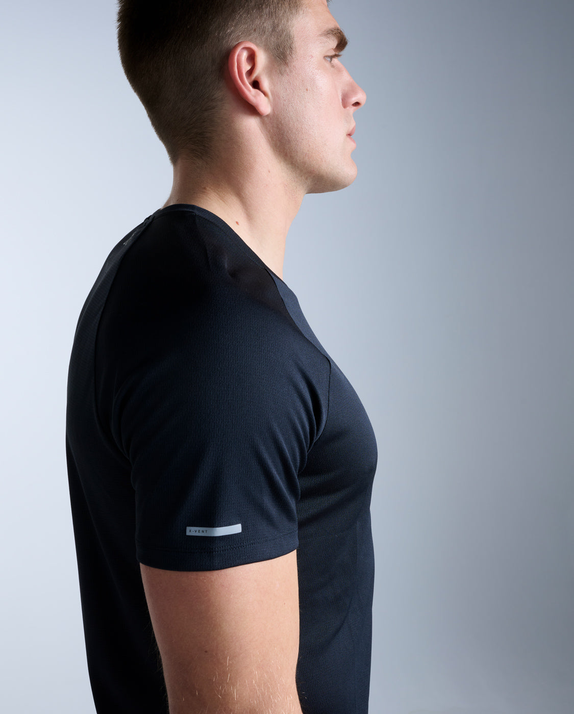 2xu-aero-tee-maglia-running-nero image 3