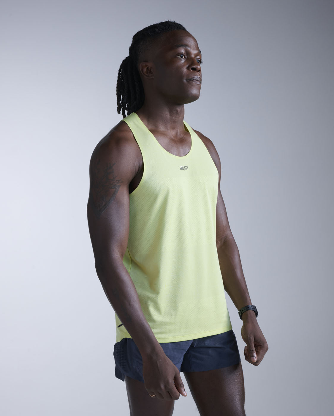 2xu-light-speed-tech-singlet-canotta-running-uomo-slim-fit image 2