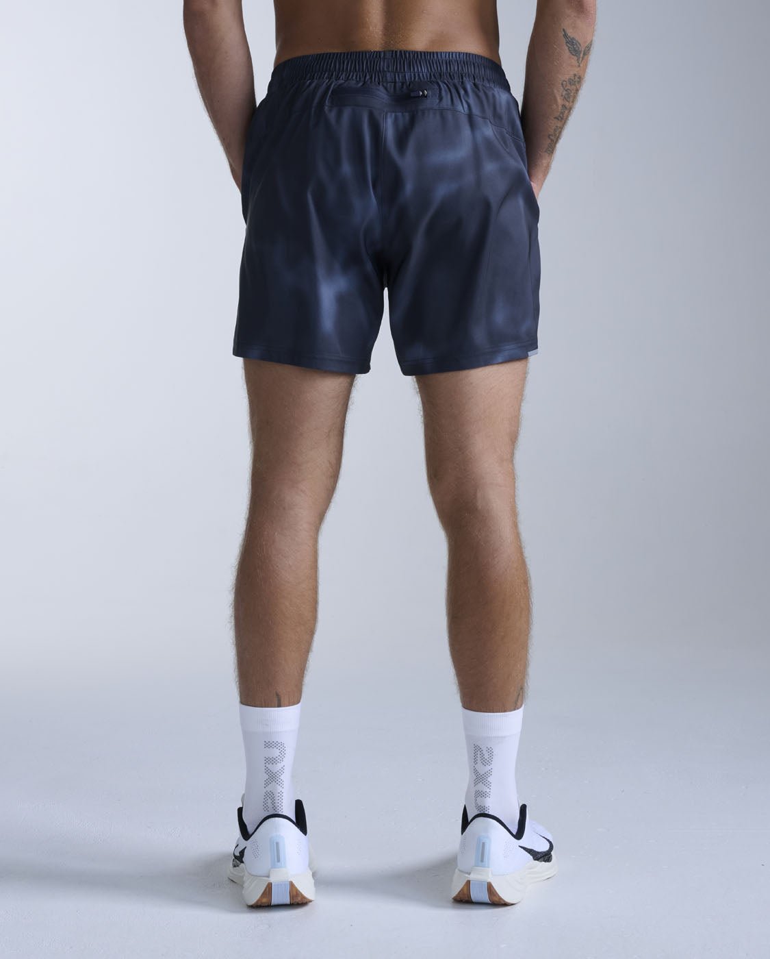 2xu-aero-5-inch-shorts-foderati-da-running-slim-blu-navy image 3