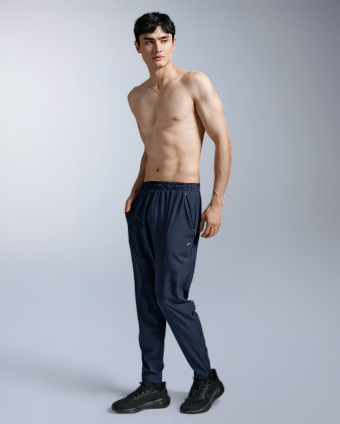 2xu-aero-woven-jogger-uomo-pantaloni-running-leggeri-slim image 5