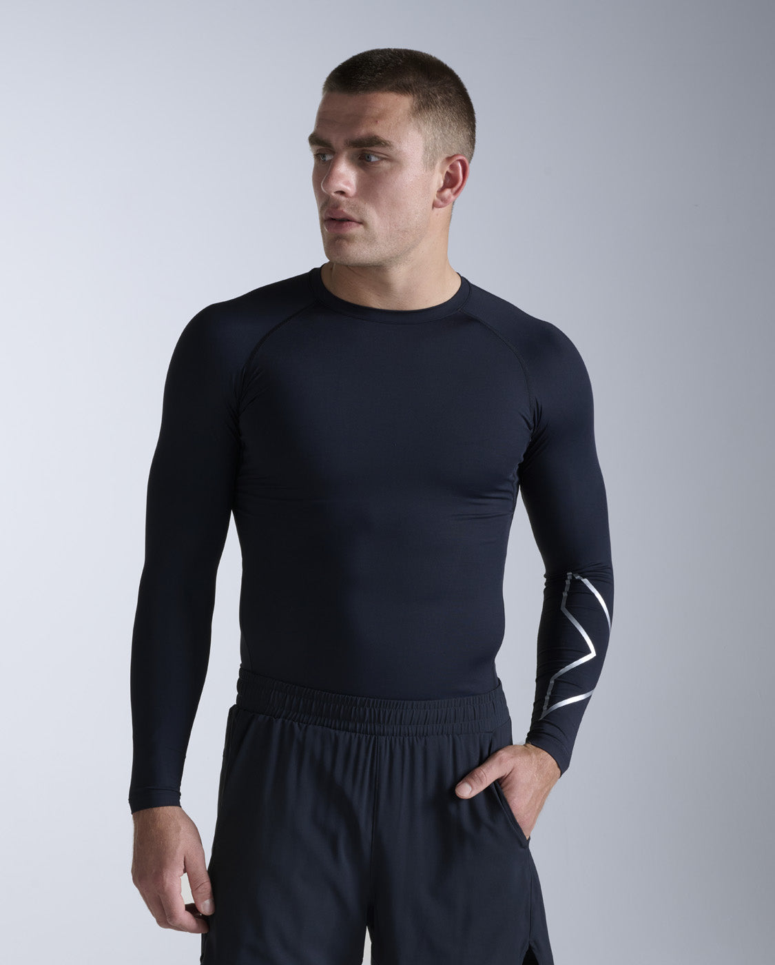 2xu-core-compression-maglia-manica-lunga-nera-2 image 1