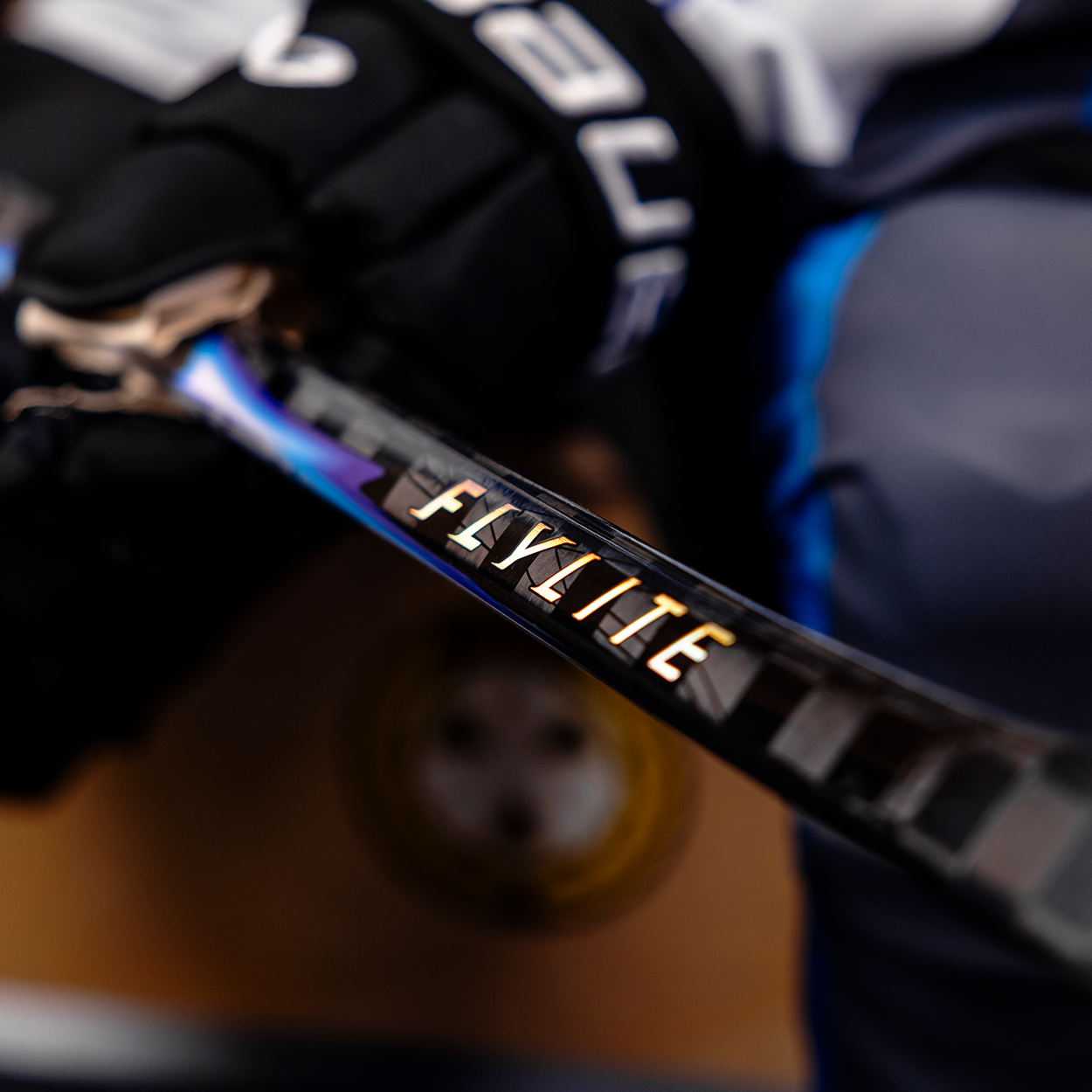 bauer-vapor-flylite-grip-stick-senior image 4