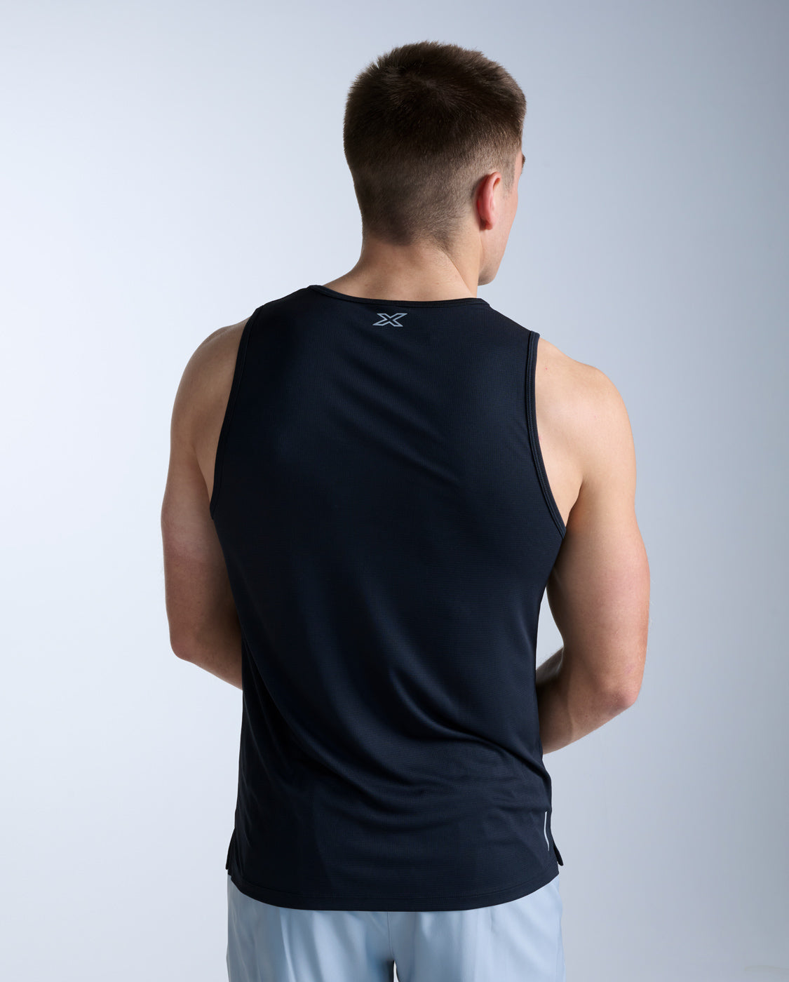 2xu-aero-canotta-running-uomo-nera-mesh-traspirante image 5