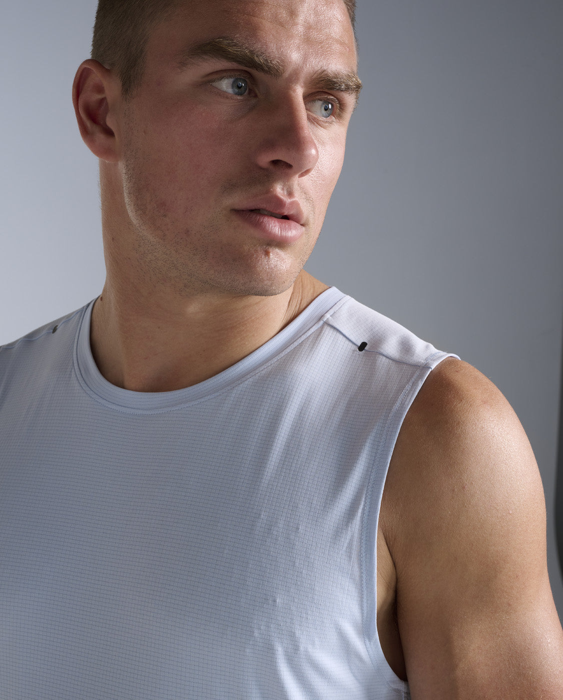 2xu-aero-trail-tank-uomo-canotta-trail-blu image 8