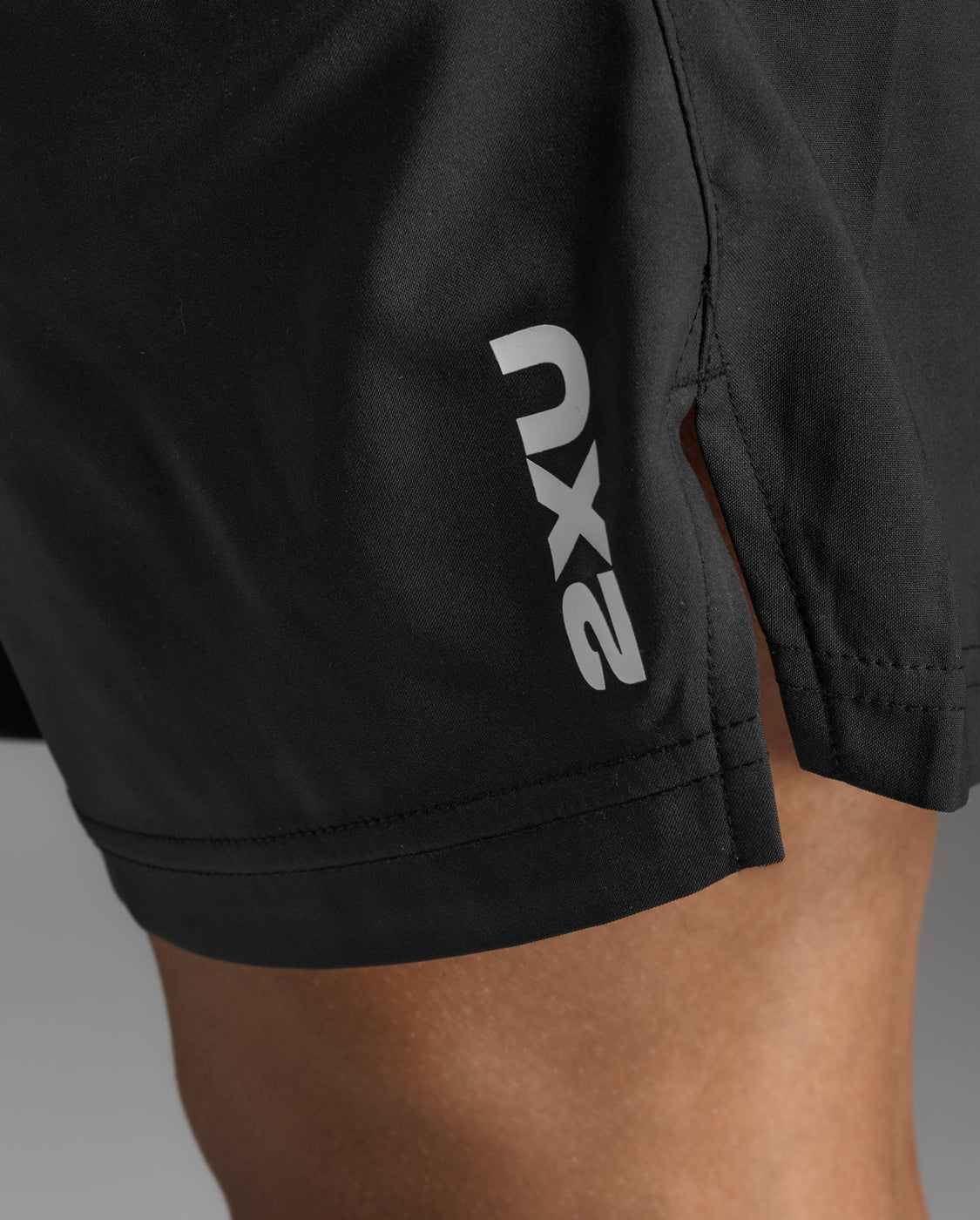 2xu-aspire-7-inch-shorts-uomo-neri-pantaloncini-running image 7