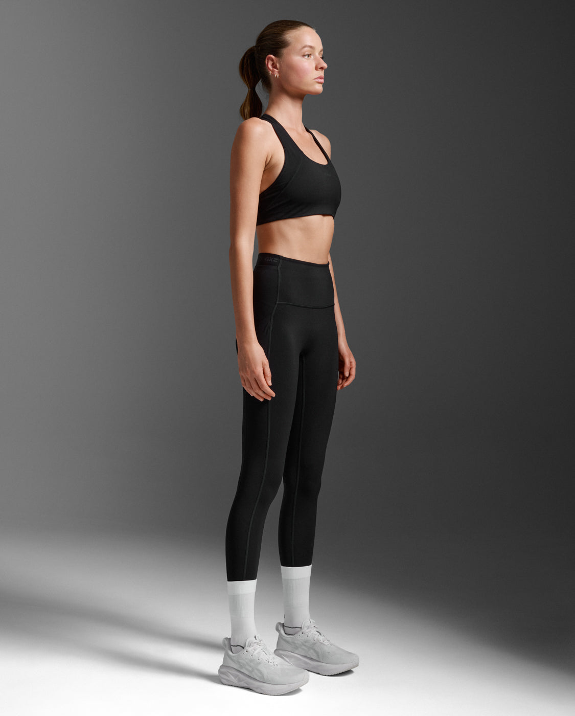 2xu-form-stash-hi-rise-compression-tights-with-pockets-no-logo-leggings-compress image 2
