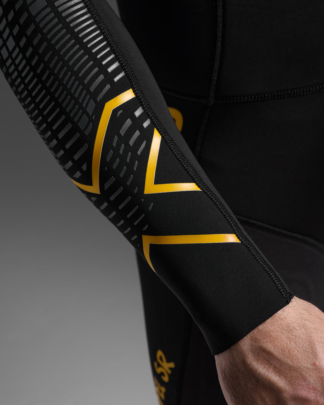 2xu-swimrun-1-wetsuit-muta-swimrun-uomo-nero-giallo image 5