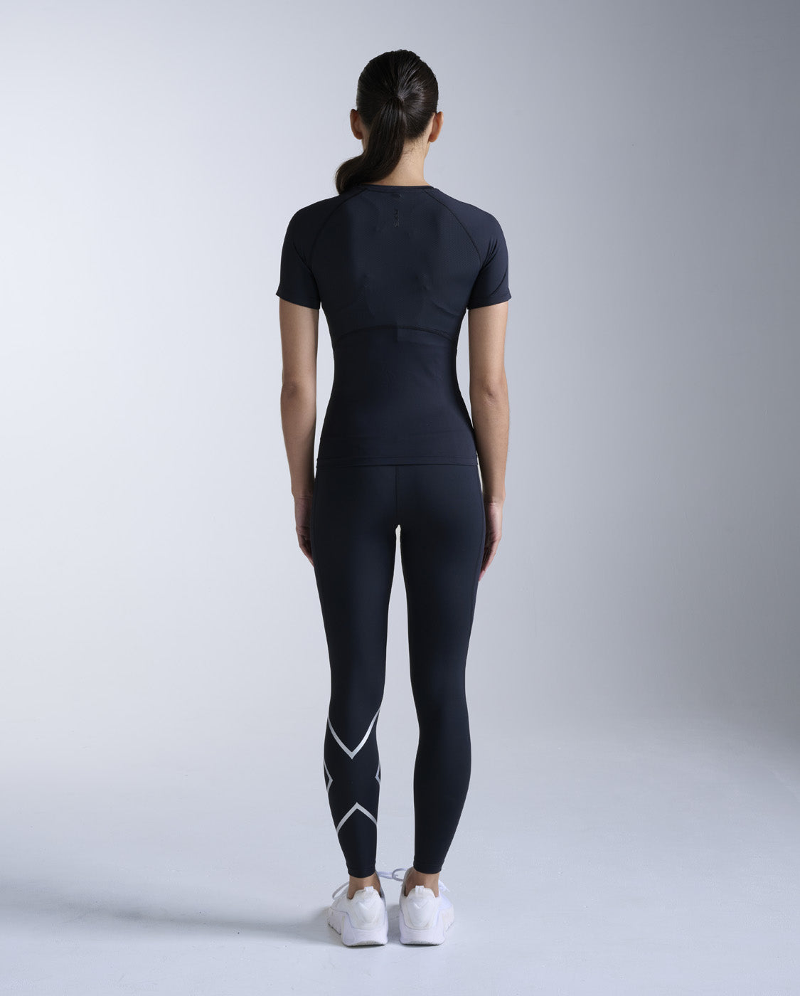 2xu-core-compression-short-sleeve-maglia-compressiva-manica-corta-nero image 3