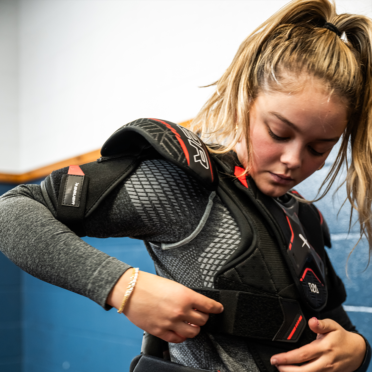 bauer-wmns-pro-pettorina-hockey-donna-s24 image 2