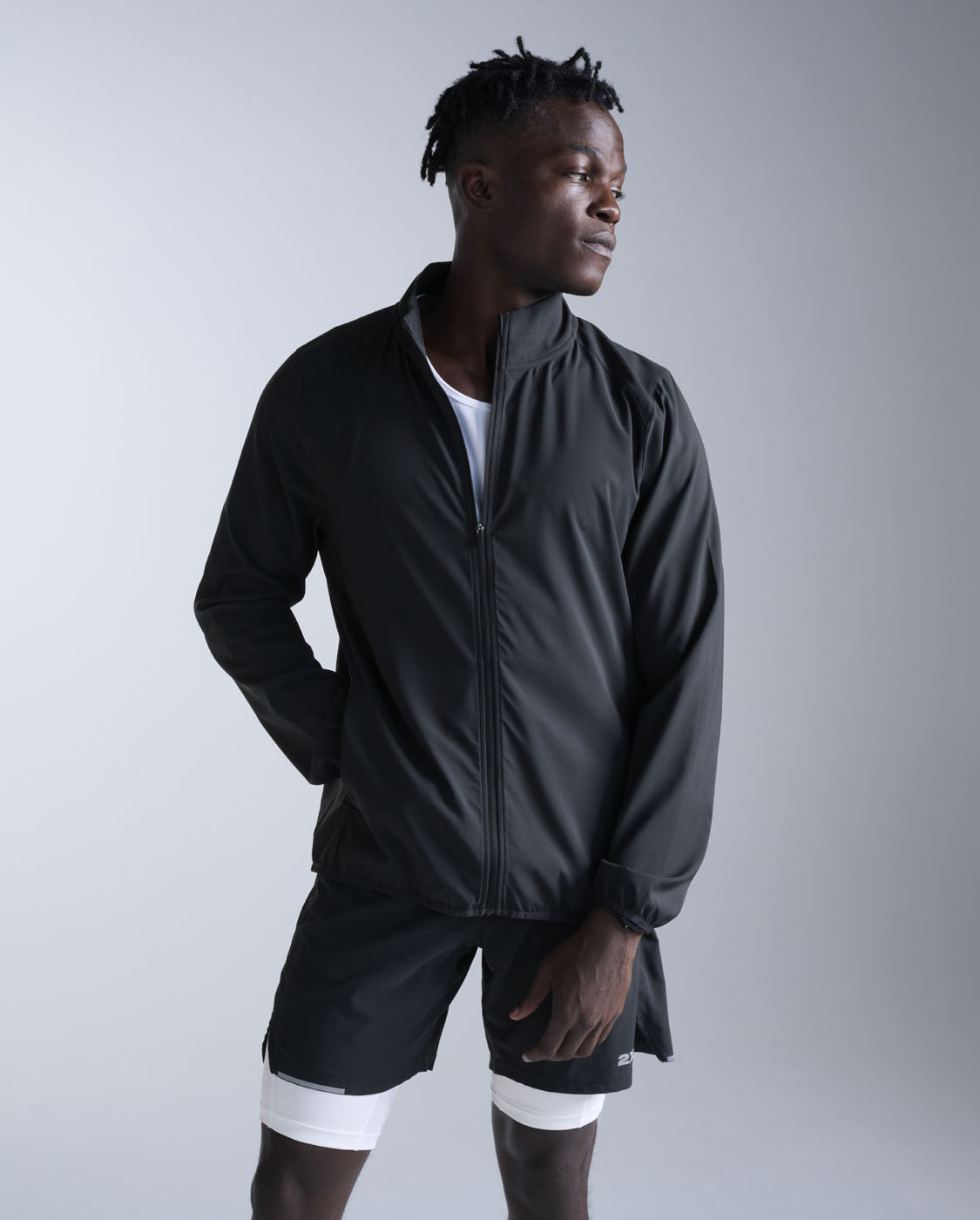 2xu-aero-jacket-giacca-running-uomo-nero image 1