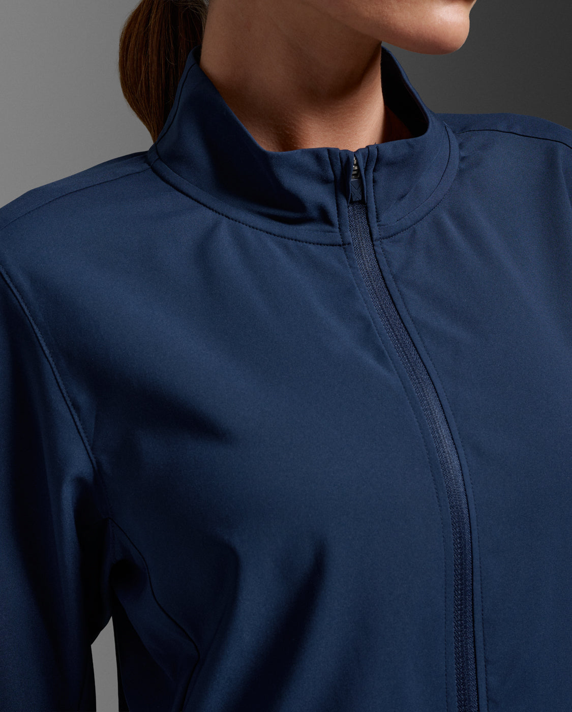 2xu-aero-jacket-donna-antipioggia-slim image 4