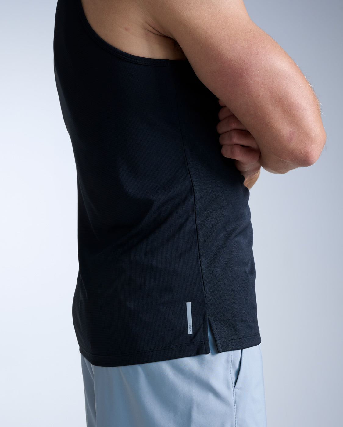 2xu-aero-canotta-running-uomo-nera-mesh-traspirante image 3