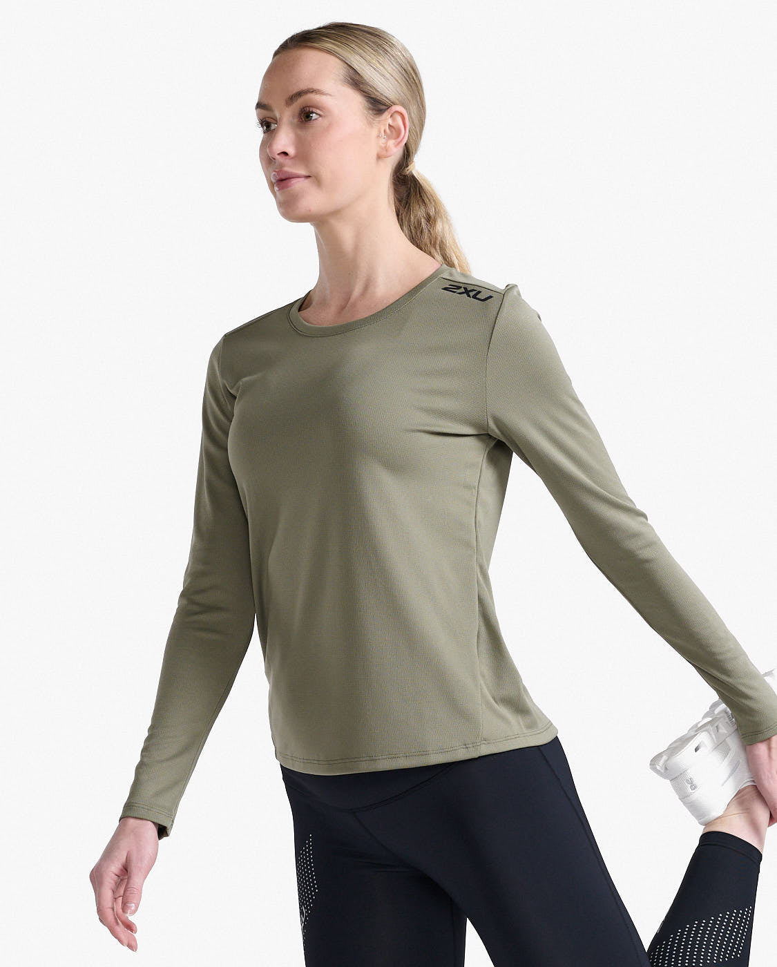 2xu-aspire-long-sleeve-donna-maglia-manica-lunga-oliva-6e6e5c image 1