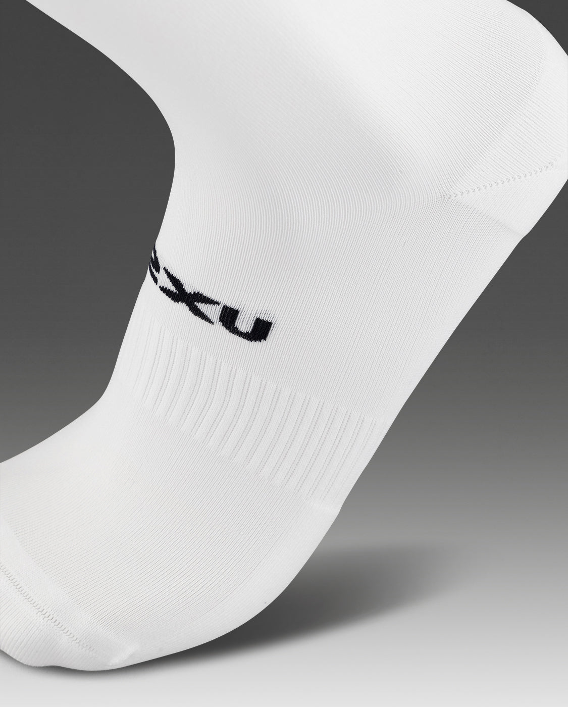 2xu-crew-socks-3-pack-calze-running-uomo-bianco image 3