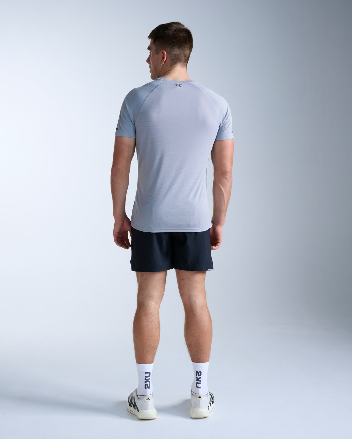 2xu-aero-tee-maglia-running-traspirante-slim-fit image 7