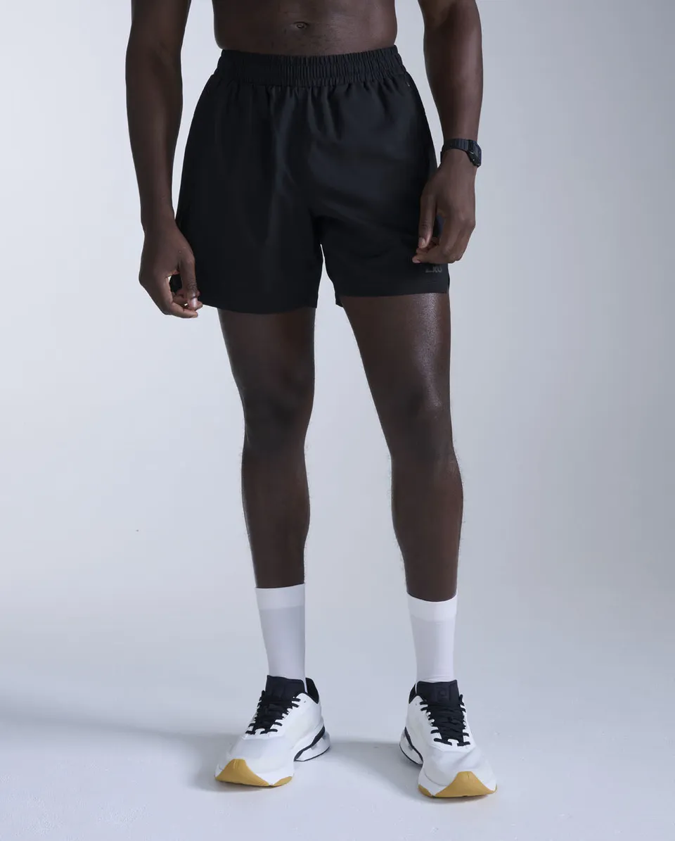 2xu-motion-5-inch-unlined-shorts-uomo-pantaloncini-corti-training-nero image 1