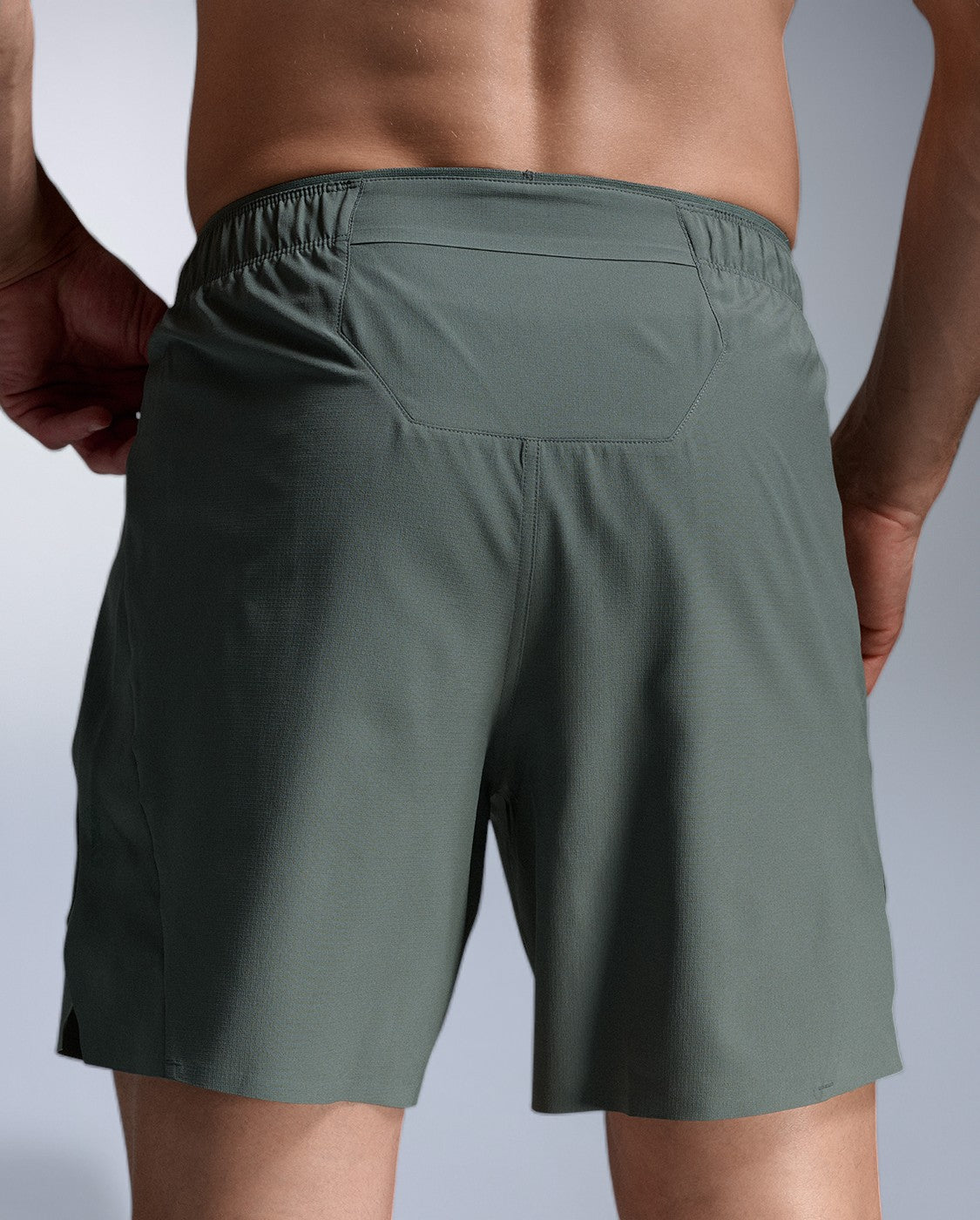 2xu-motion-pantaloncini-training-7-pollici-uomo-verde image 3