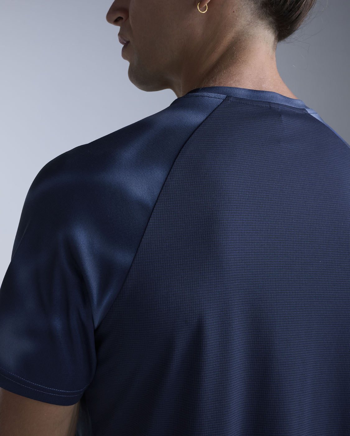 2xu-aero-tee-maglia-running-uomo-blu image 6