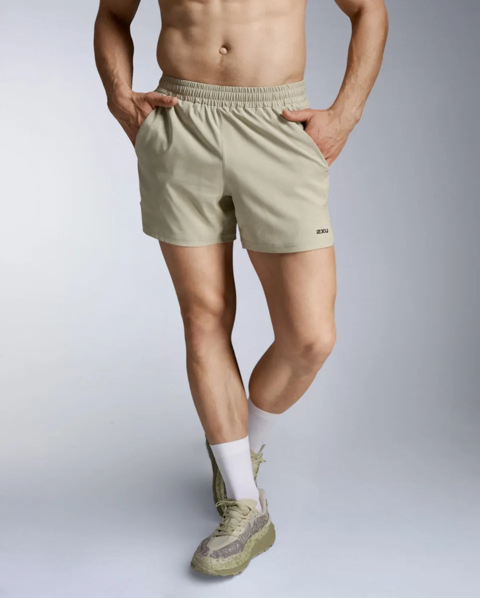 2xu-aero-5-inch-shorts-pantaloncini-running-uomo-beige image 1
