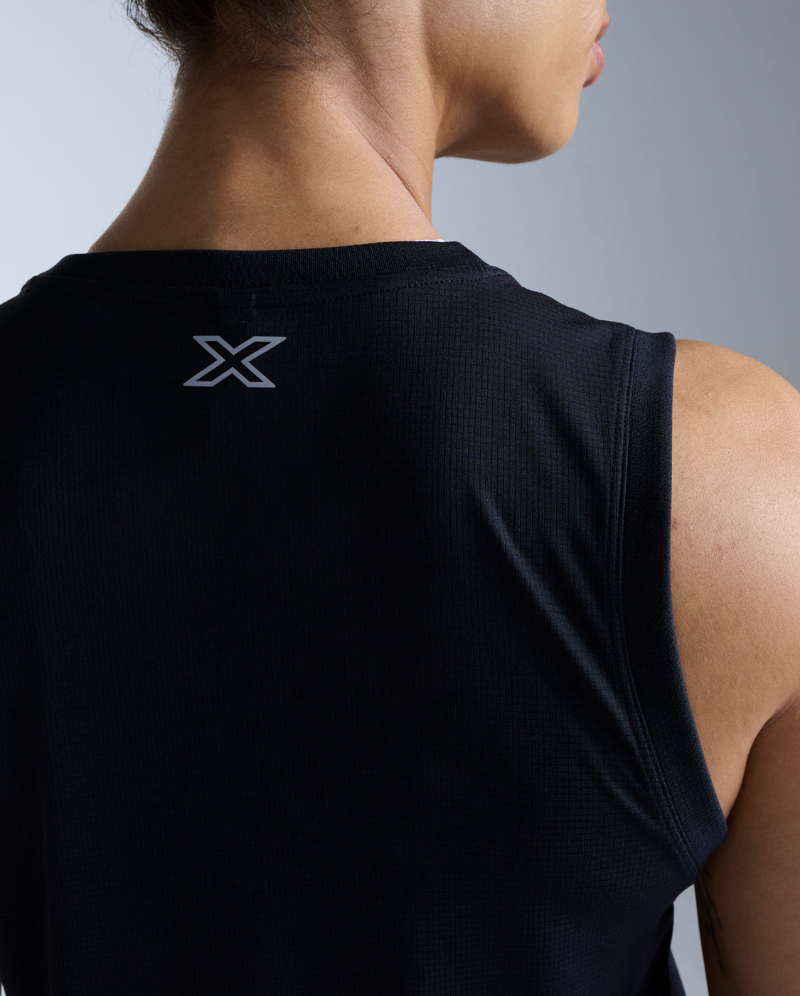 2xu-aero-mesh-crop-tank-donna-nero-slim image 6