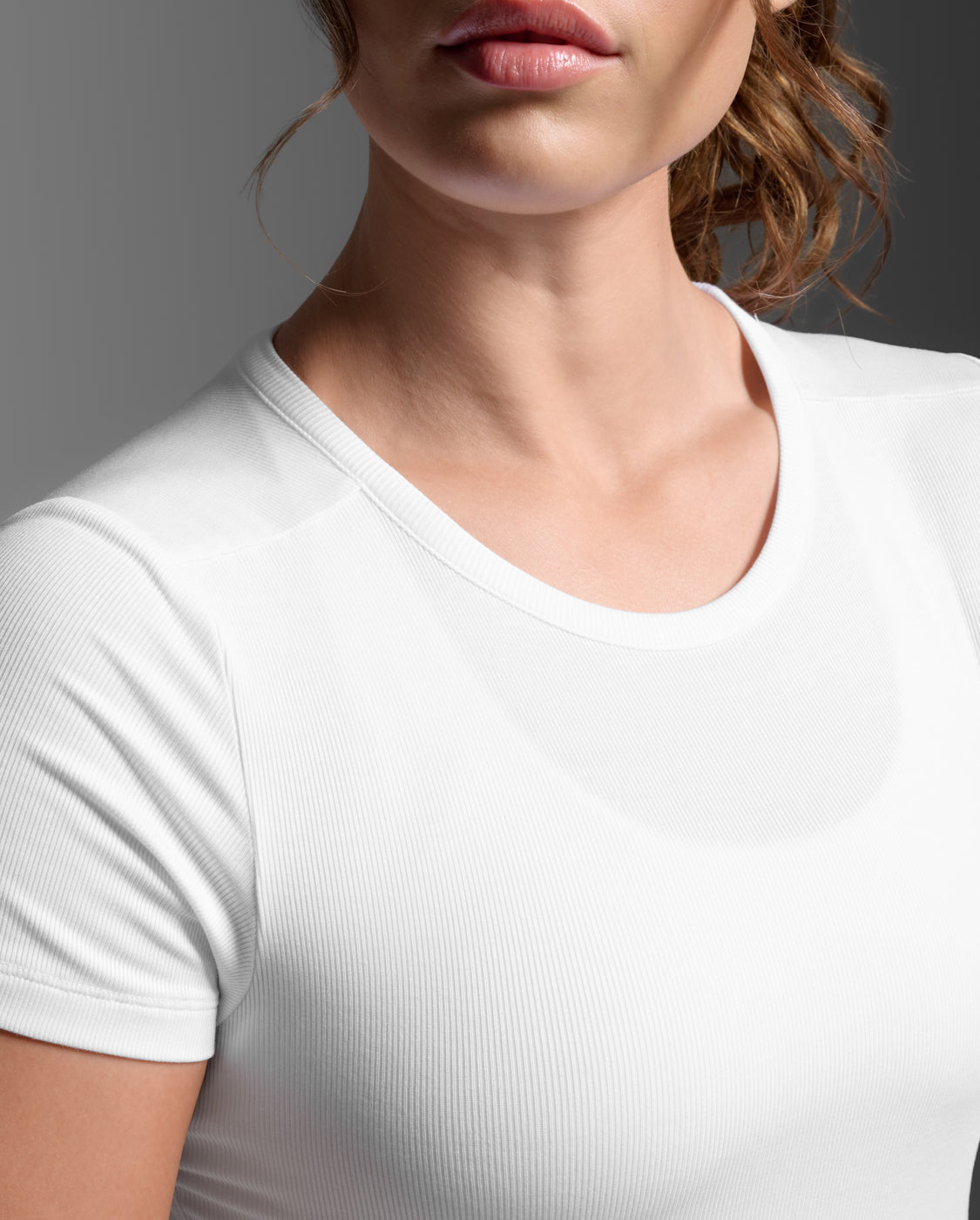 2xu-fluid-modal-ribbed-crop-tee-donna-fitted-maglia-crop image 7
