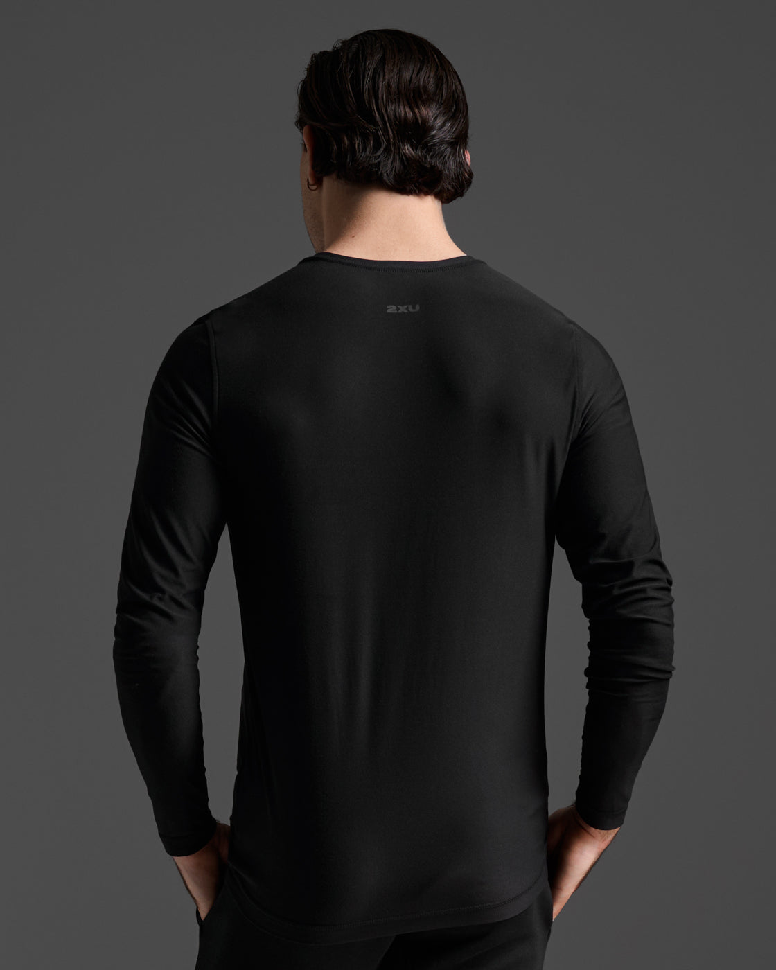 2xu-signature-long-sleeve-tee-uomo-maglia-maniche-lunghe-nera image 3