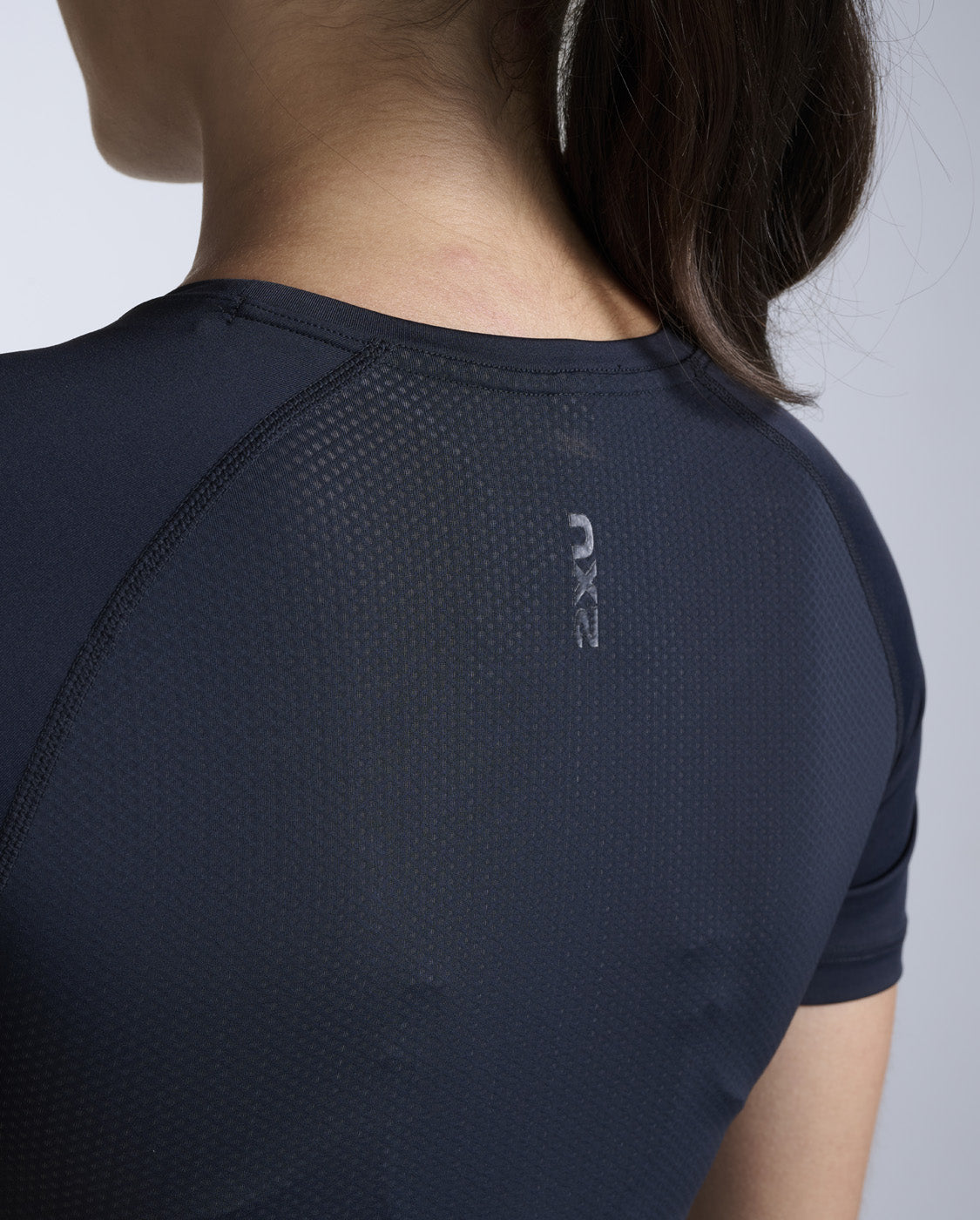 2xu-core-compression-short-sleeve-maglia-compressiva-manica-corta-nero image 5