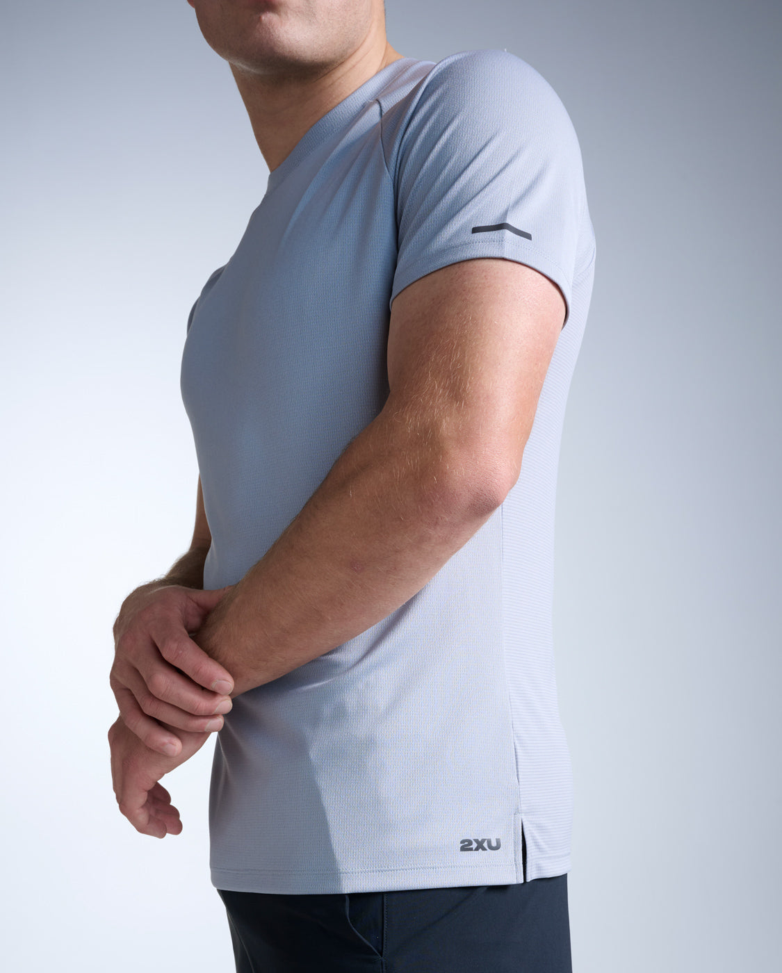 2xu-aero-tee-maglia-running-traspirante-slim-fit image 3