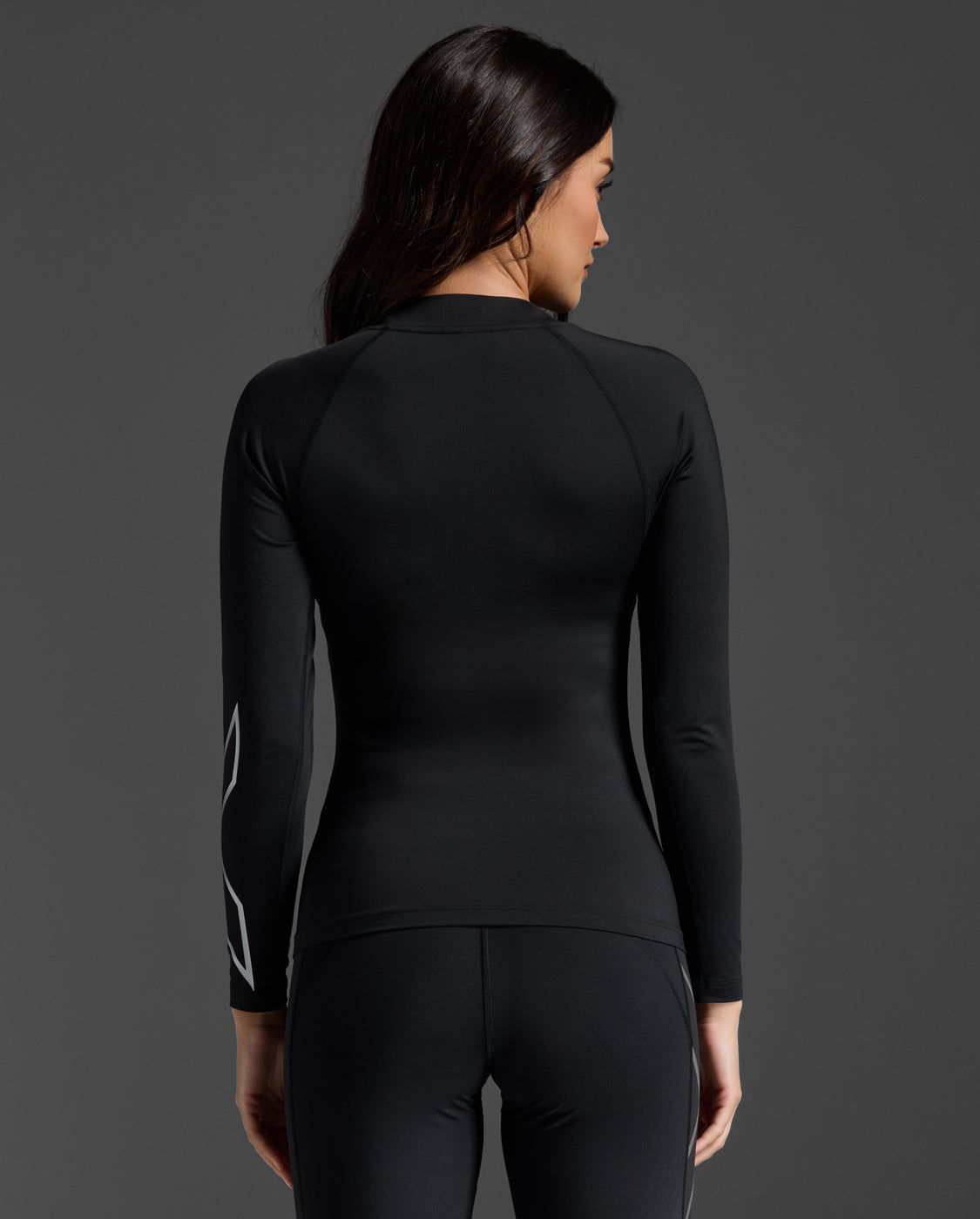 2xu-ignition-compression-long-sleeve-nero image 2
