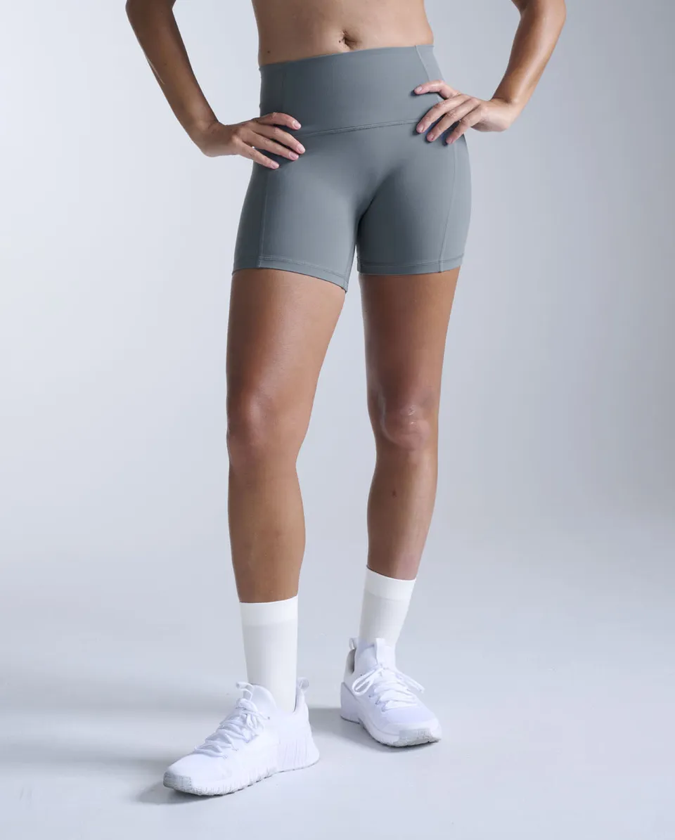 2xu-fluid-hi-rise-5-inch-shorts-shorts-donna-verdi-vita-alta image 1