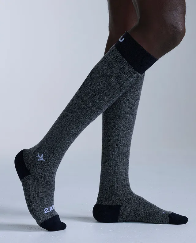 2xu-flight-bamboo-charcoal-compression-socks-grigio-nero-calze-compressione-viag image 1
