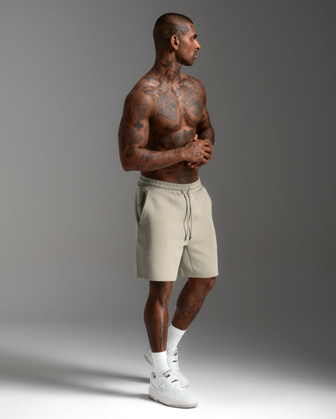 2xu-commute-smooth-spacer-shorts-shorts-beige-unisex image 3