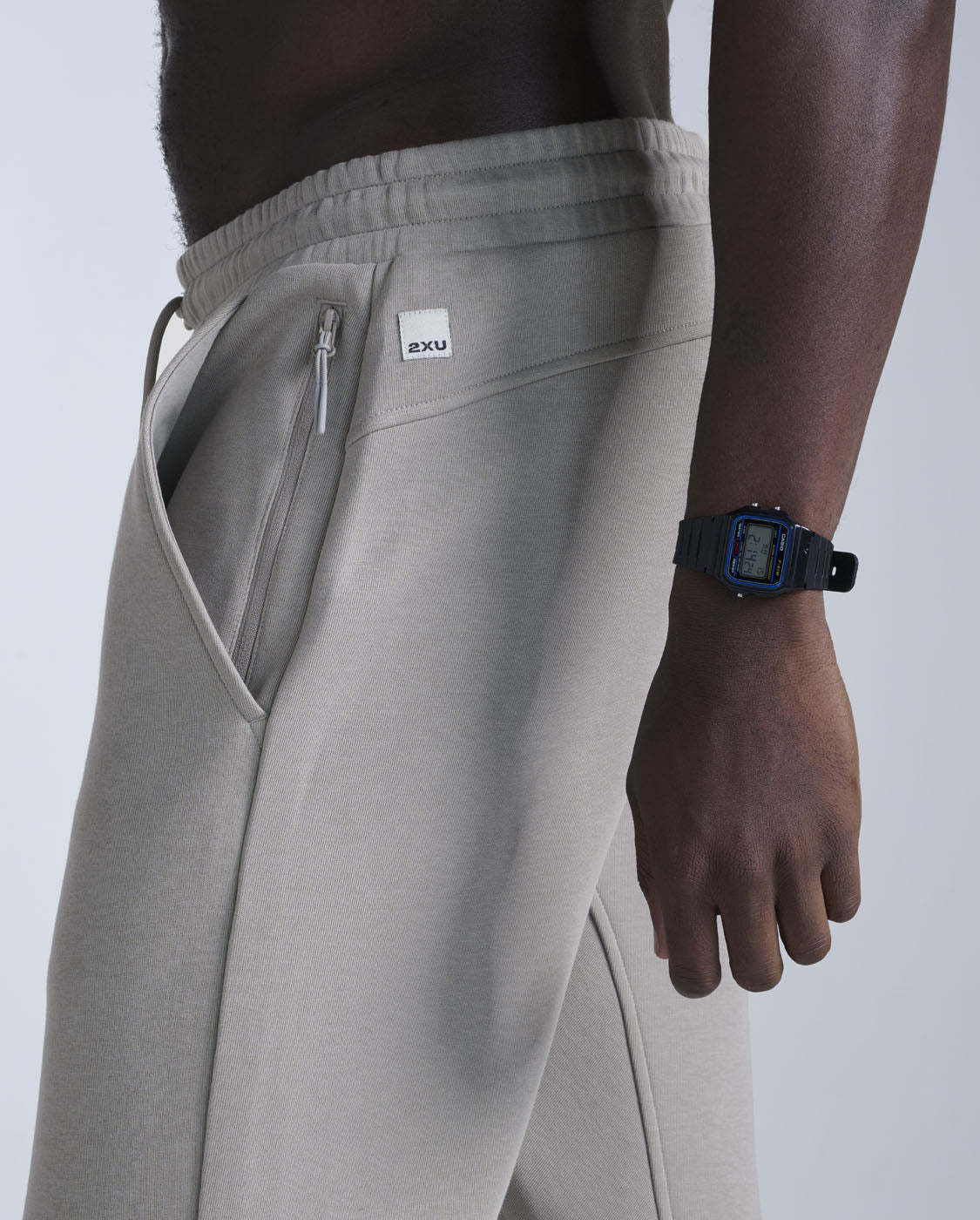 2xu-commute-smooth-spacer-pantaloni-trackpants-pile-medio image 4
