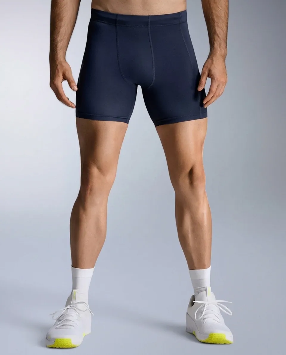 2xu-core-compression-1-2-shorts-uomo-blu-navy image 1