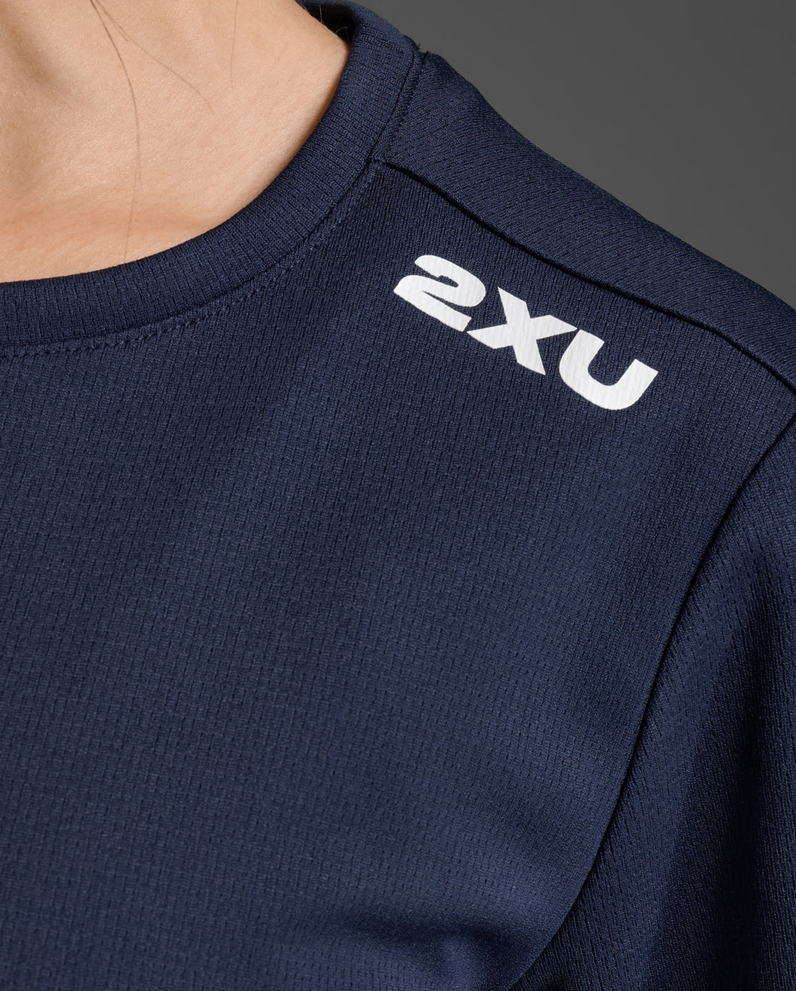 2xu-aspire-tee-donna-tops-midnight image 8
