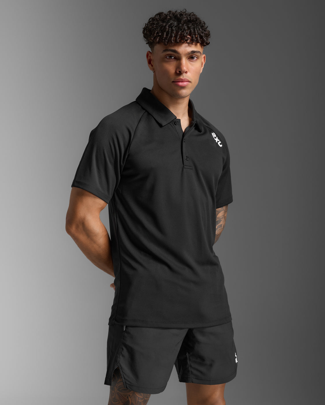 2xu-aspire-polo-uomo-nero image 2
