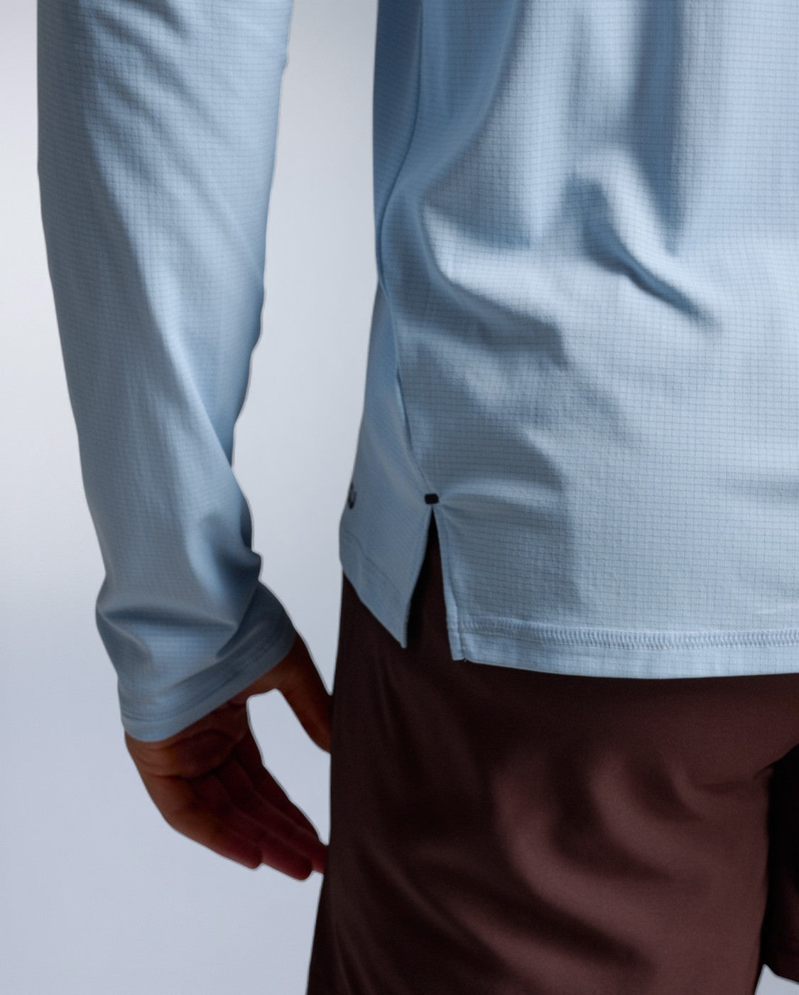2xu-aero-trail-long-sleeve-uomo-maglia-trail-running-manica-lunga-blu image 7