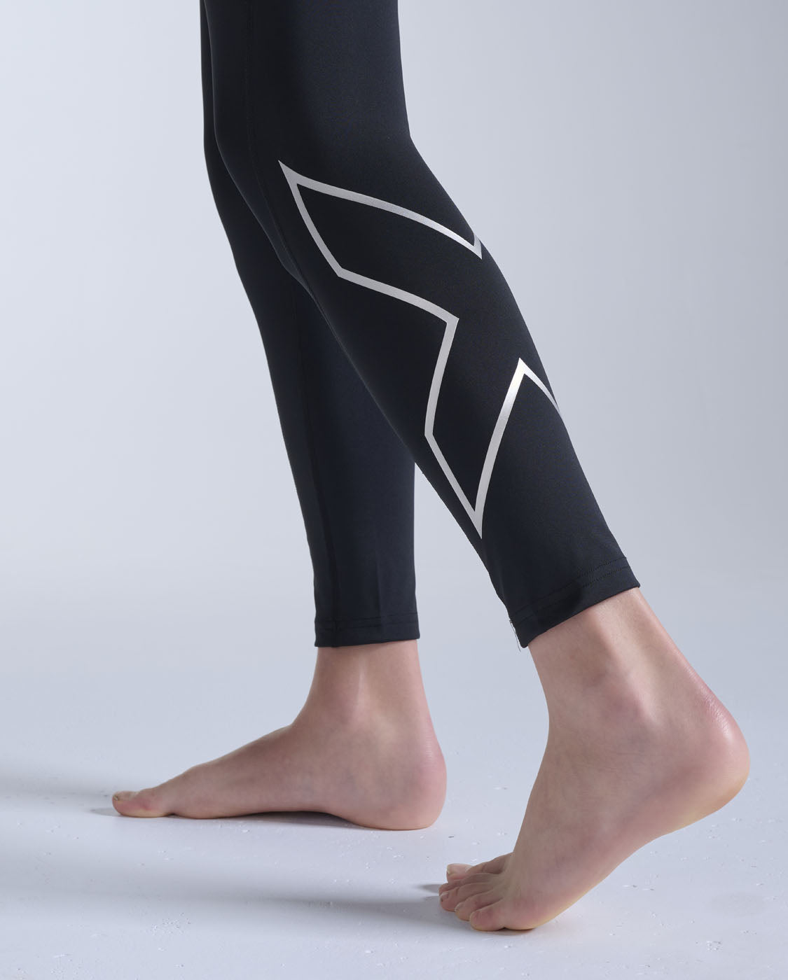 2xu-core-boys-compression-tights-leggings-compressivi-ragazzo-nero image 5