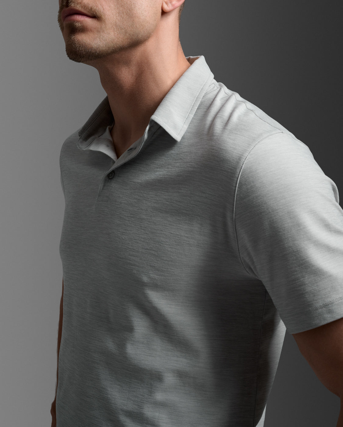 2xu-signature-polo-training image 7