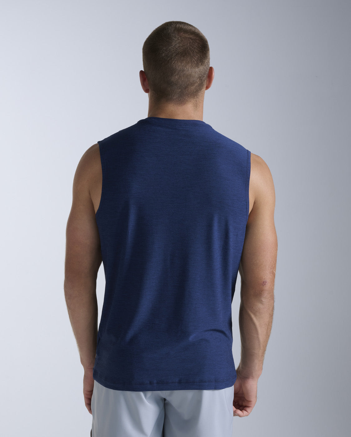 2xu-signature-tank-canotta-training-uomo-blu image 2