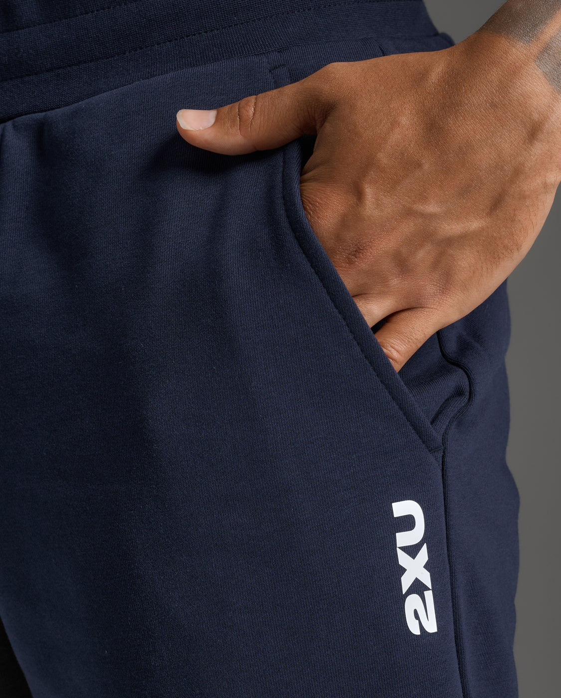 2xu-aspire-trackpants-uomo-in-fleece-blu-navy image 8