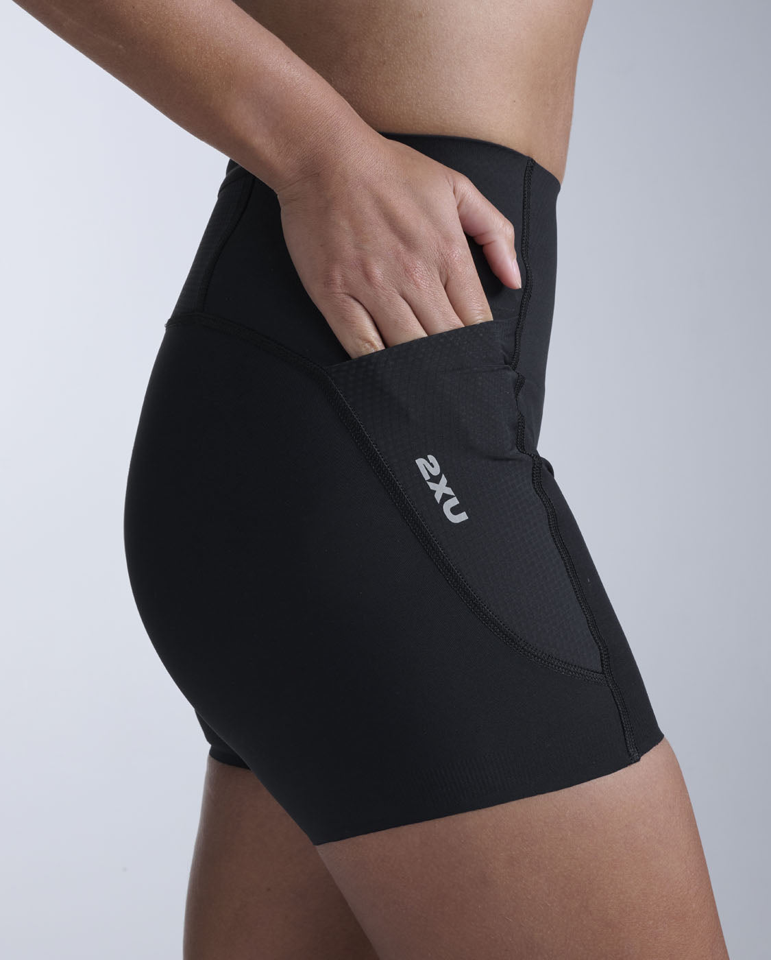 2xu-aero-mesh-hi-rise-compression-4-inch-shorts-nero image 4